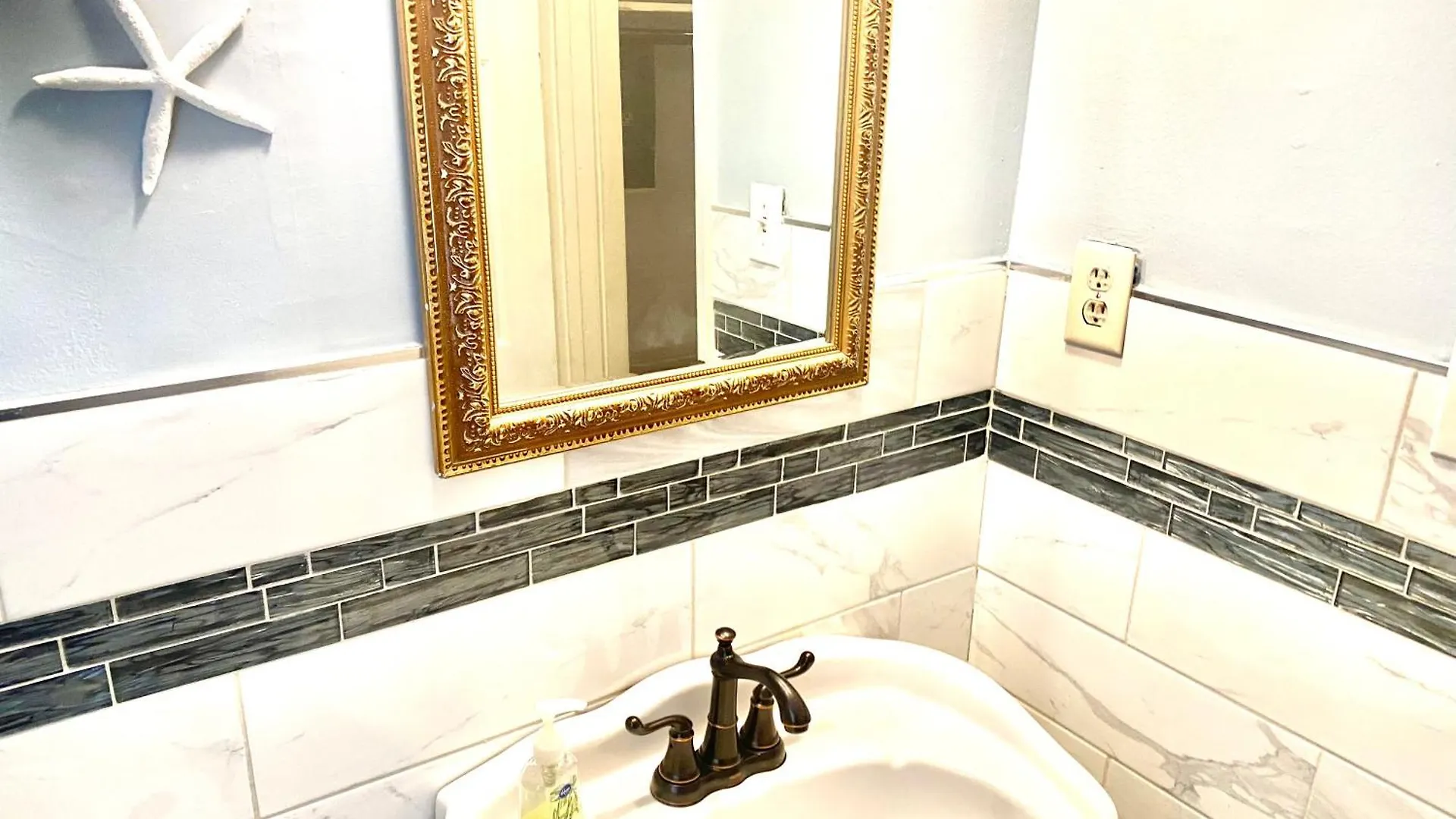 Apartment Near Rhodes College, Fedex Forum, Regional One, Ut Health Sciences Memphis
