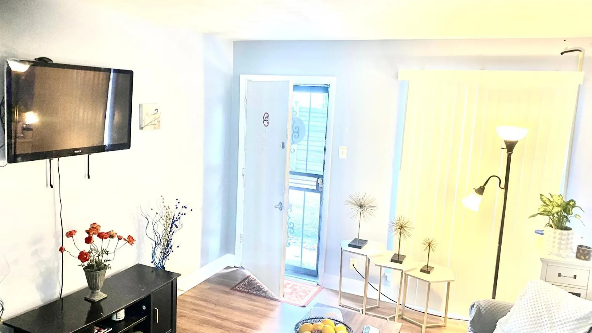 Near Rhodes College, Fedex Forum, Regional One, Ut Health Sciences Memphis Apartment