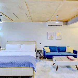 The Moose #5 - Modern Comfy With King Bed, Free Parking & Fast Wifi Apartment